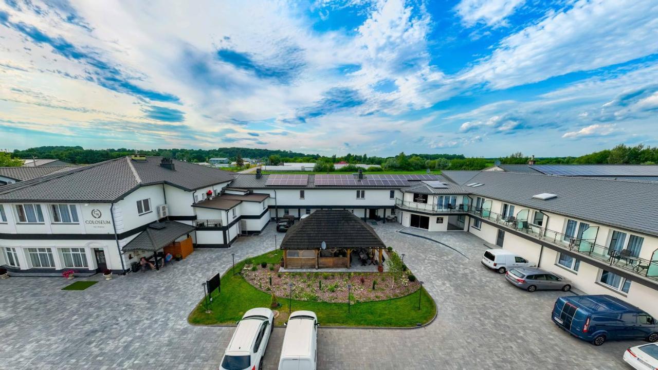 Hotel Coloseum Jarosław Buitenkant foto