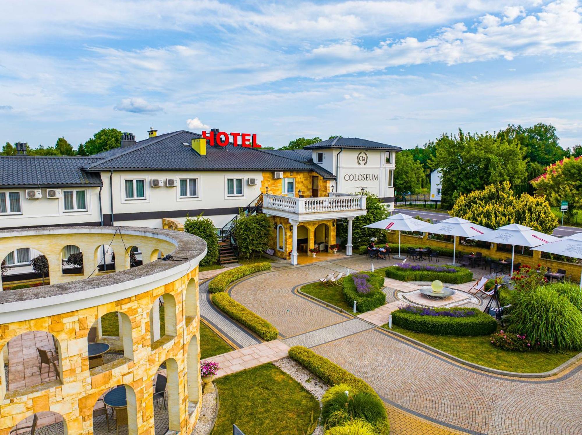 Hotel Coloseum Jarosław Buitenkant foto