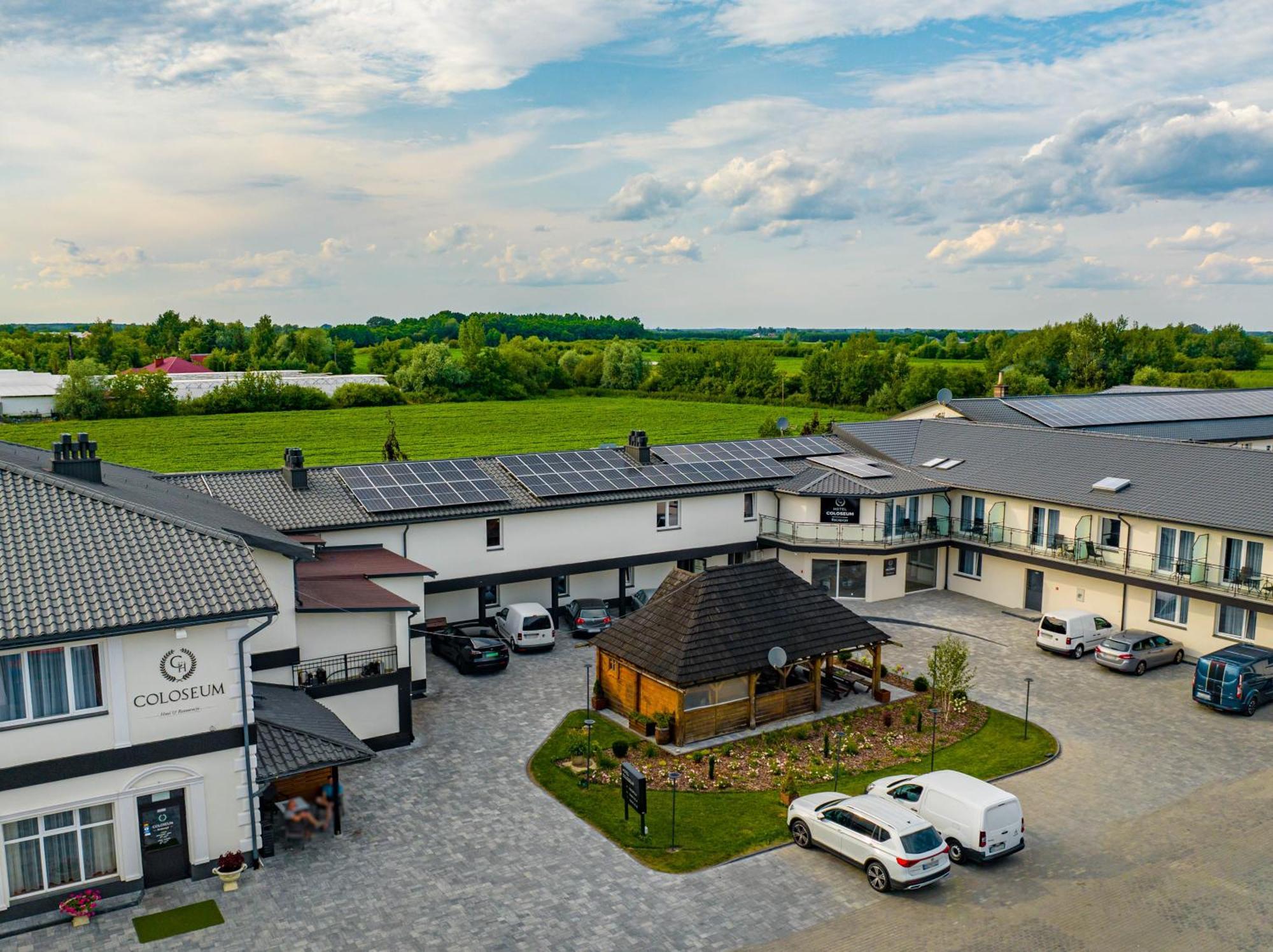 Hotel Coloseum Jarosław Buitenkant foto