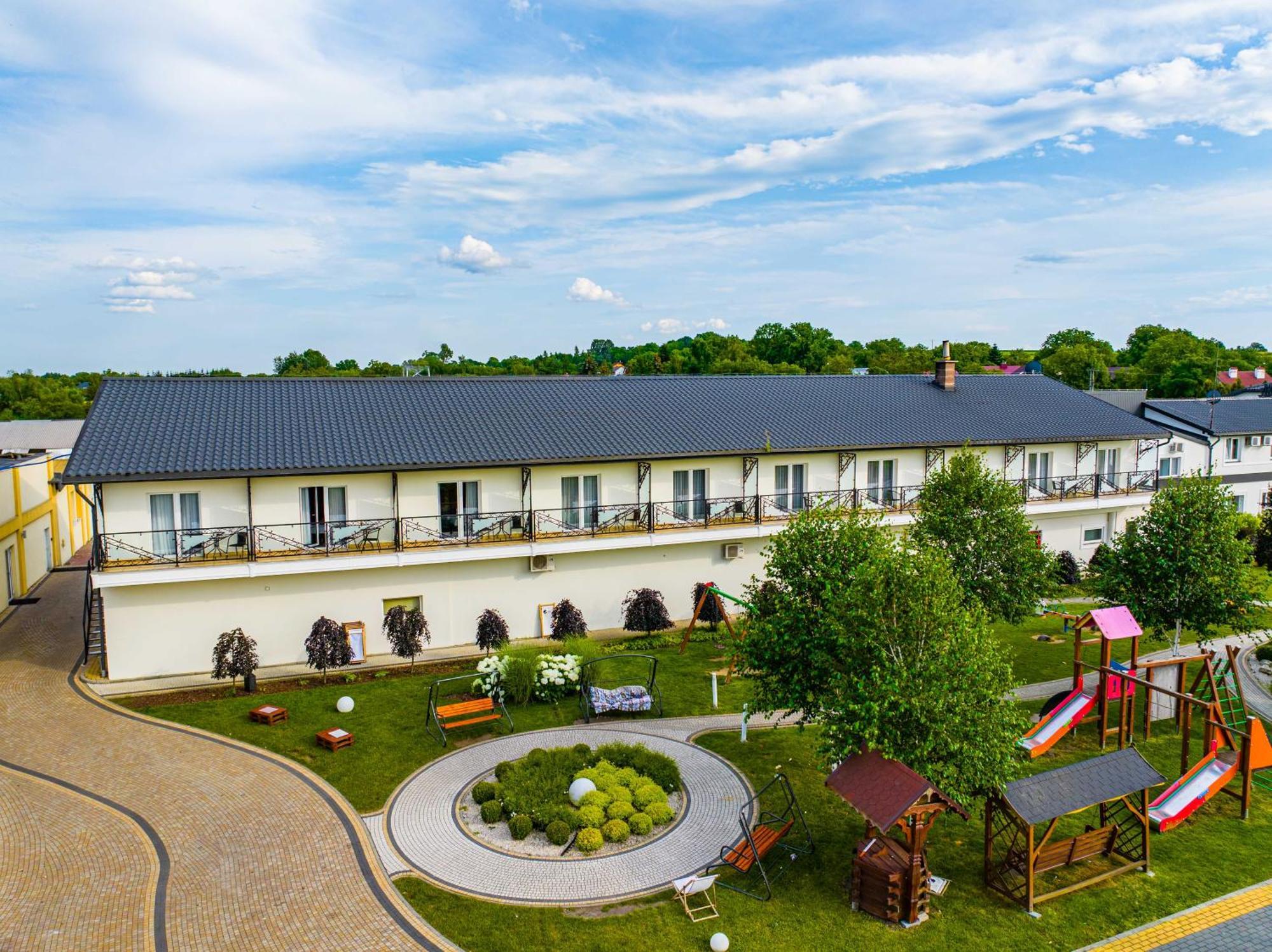 Hotel Coloseum Jarosław Buitenkant foto