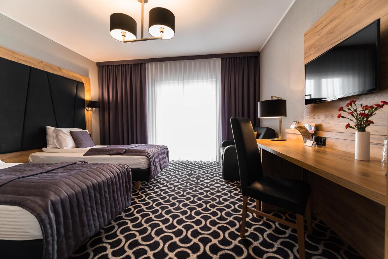 Hotel Coloseum Jarosław Buitenkant foto