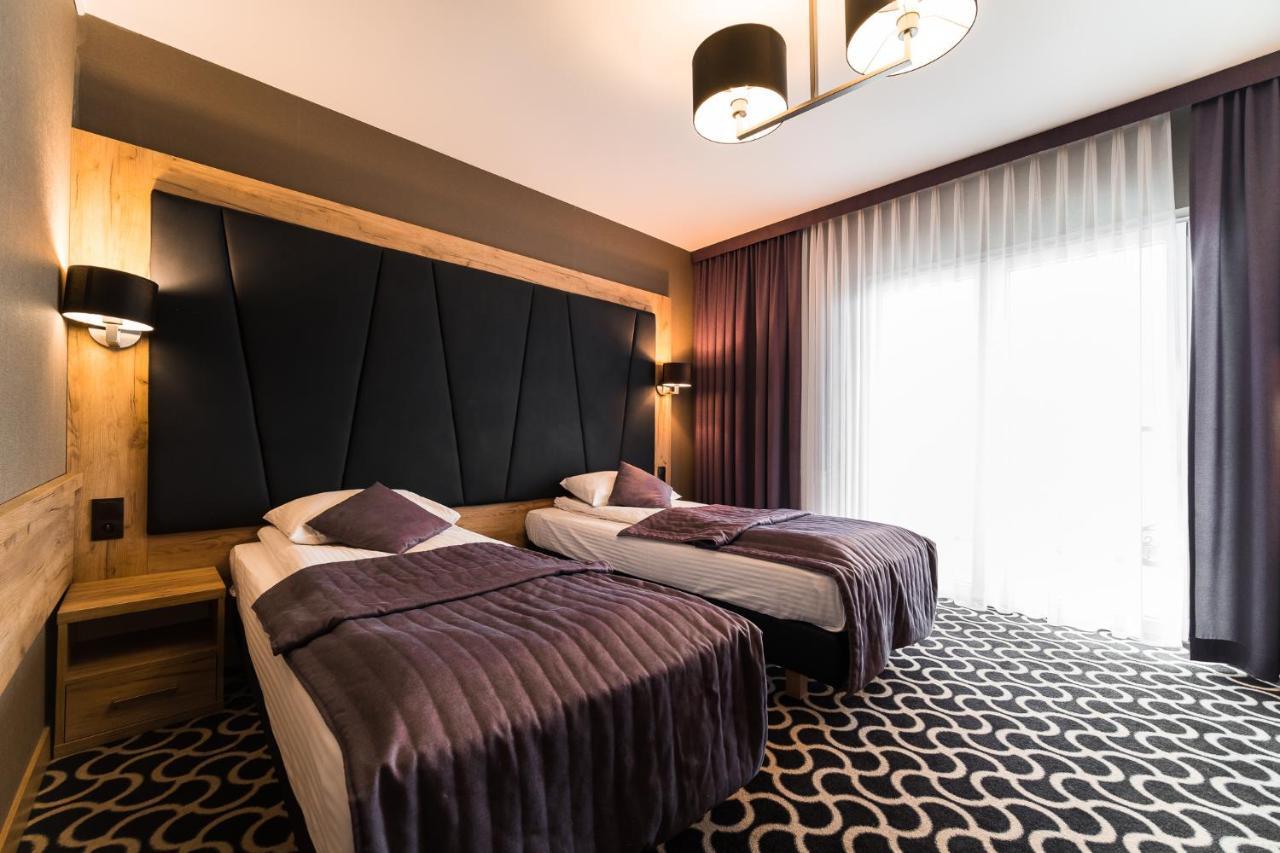 Hotel Coloseum Jarosław Buitenkant foto