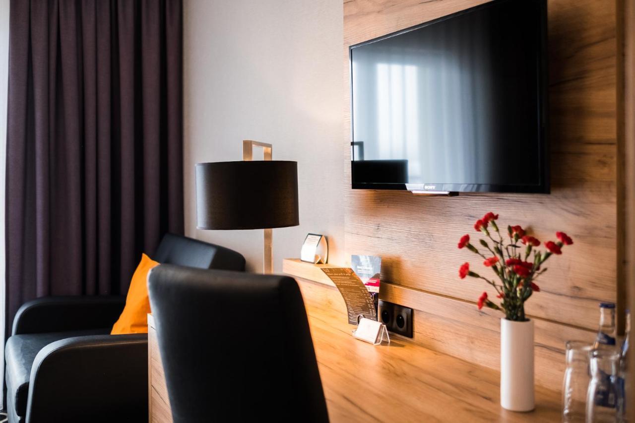Hotel Coloseum Jarosław Buitenkant foto
